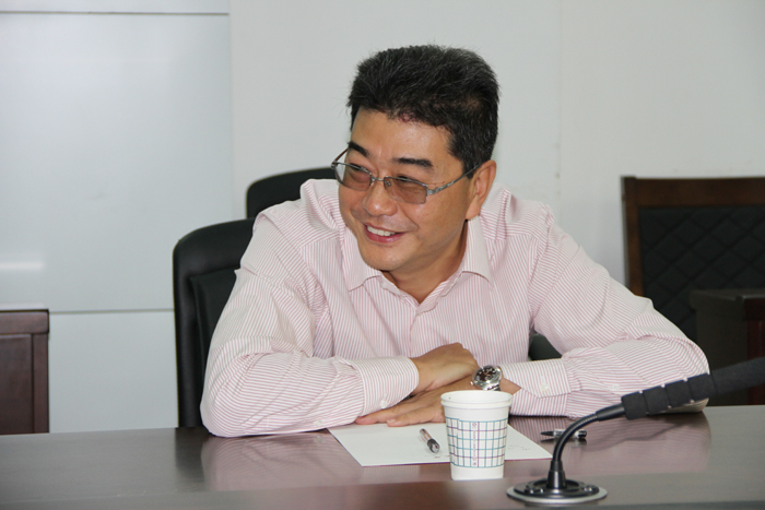 吴岩主任作报告