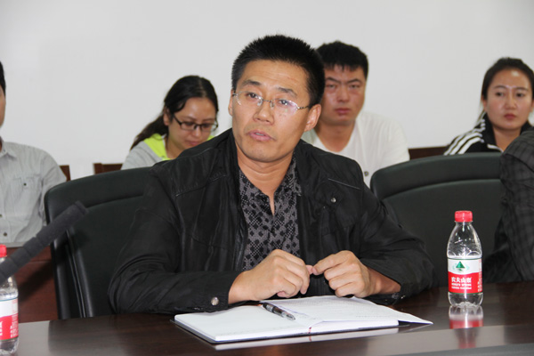 马小惠副部长介绍米兰学生日常教育工作情况