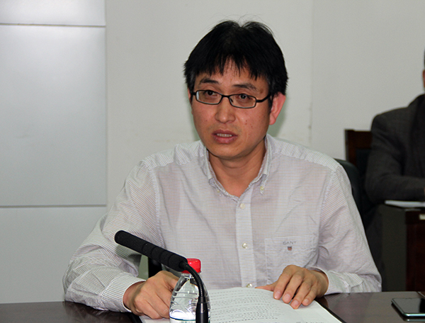 强伟处长介绍米兰财务工作情况